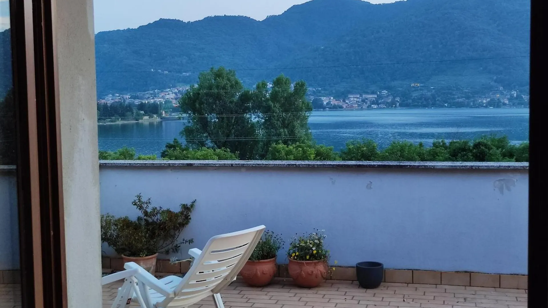 Terrazzo Sul Lago 레코 아파트