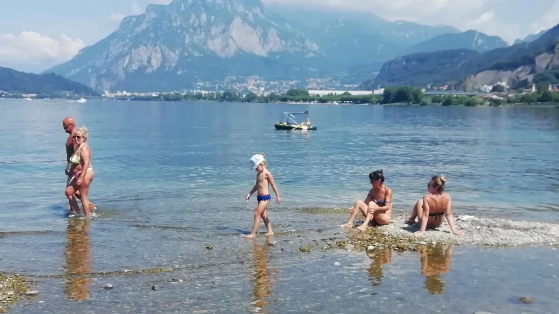 Апартаменты Terrazzo Sul Lago Лекко