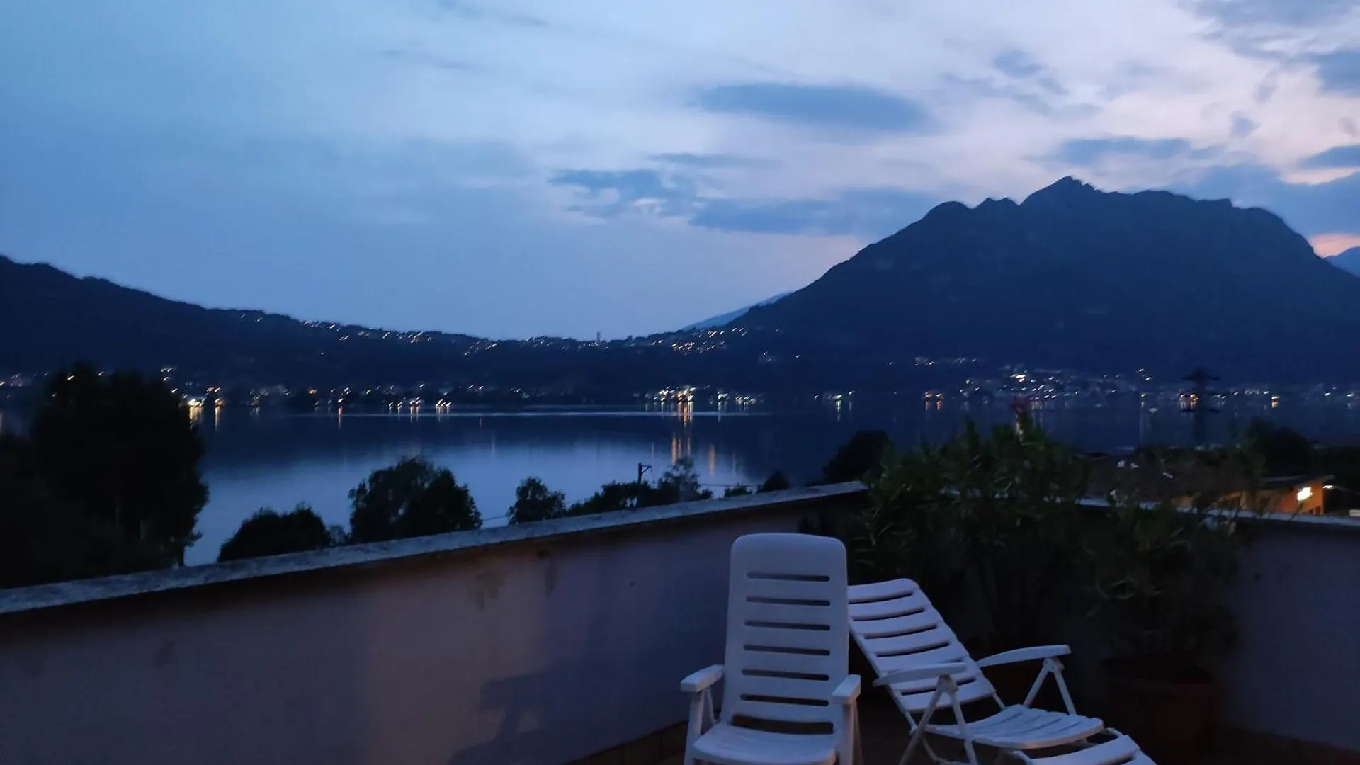 Апартаменты Terrazzo Sul Lago Лекко Италия